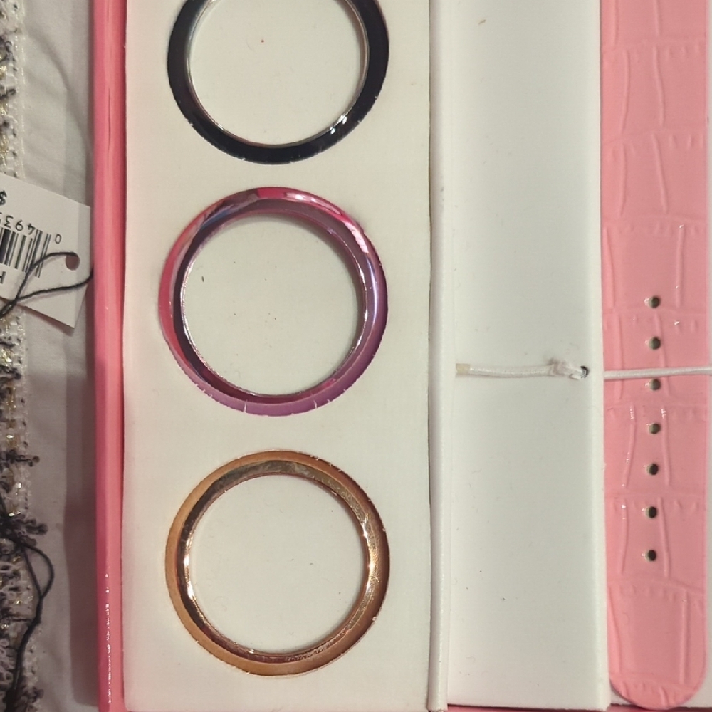 Hello Kitty Watch and Band Set - Picture 2 of 5